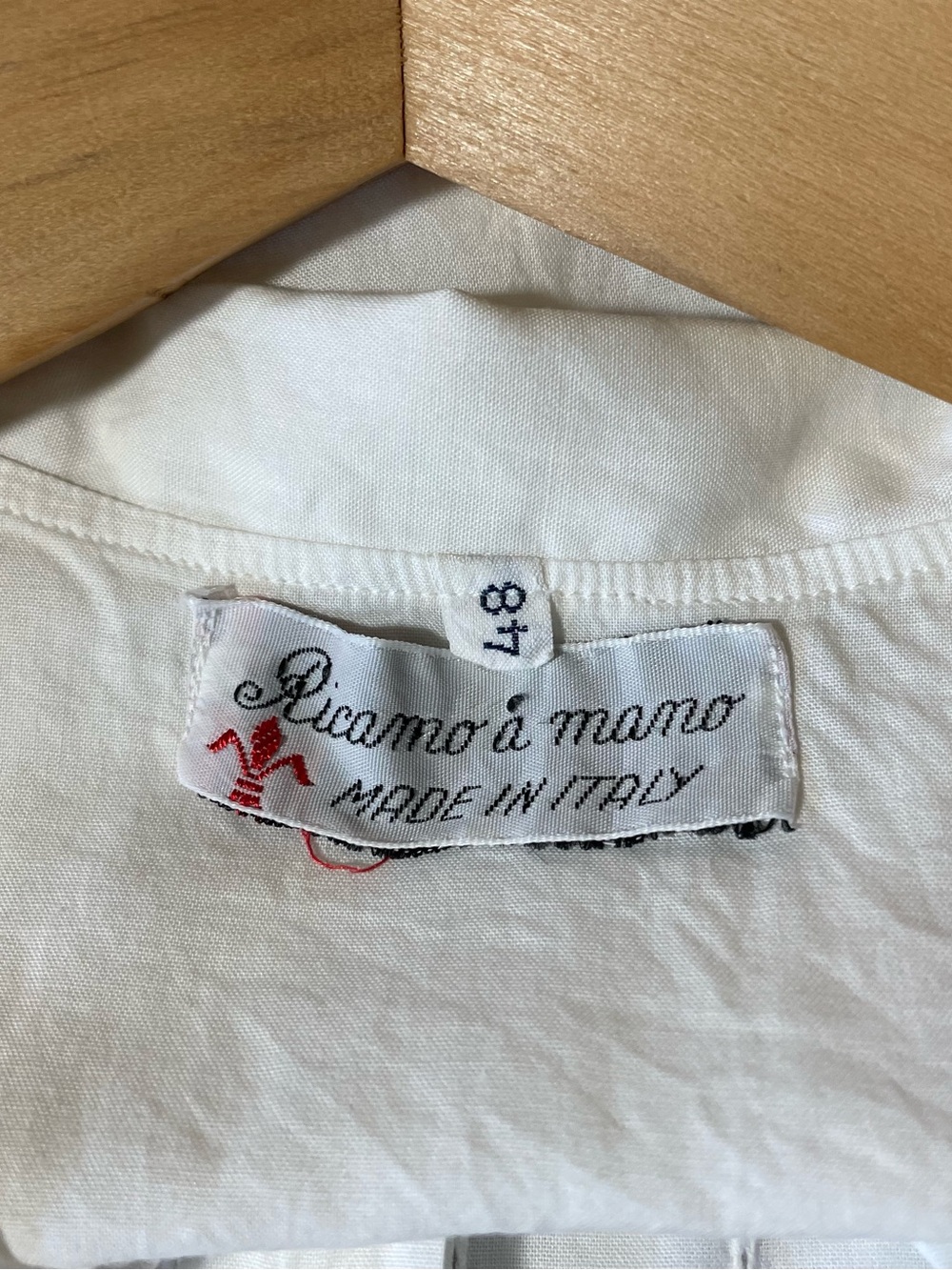 Vintage hand embroidered women’s white shirt - Picture 2 of 14